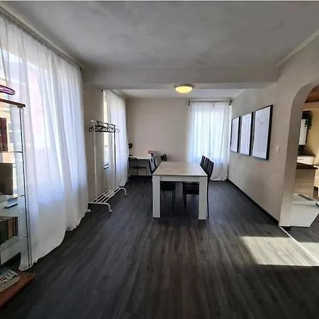 Charmante Maison Lumineuse Au Coeur De Liege! Apartmán